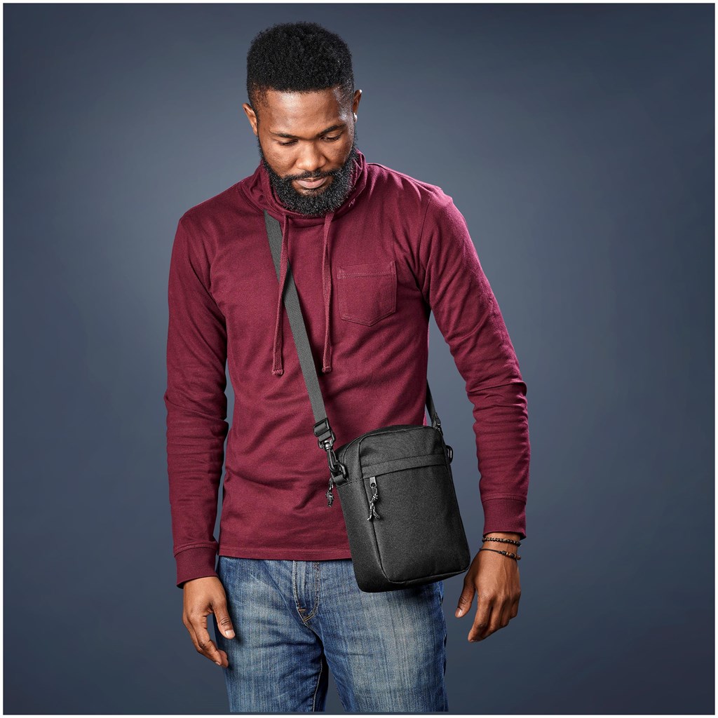 BG-AL-412-B-LIFESTYLE-NO-LOGO_1024X1024