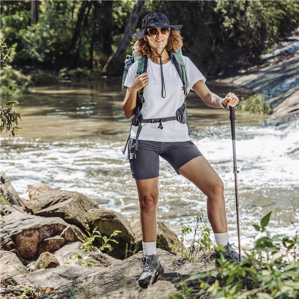 BO-UT-31-A-C-LIFESTYLE-NO-LOGO_1024X1024