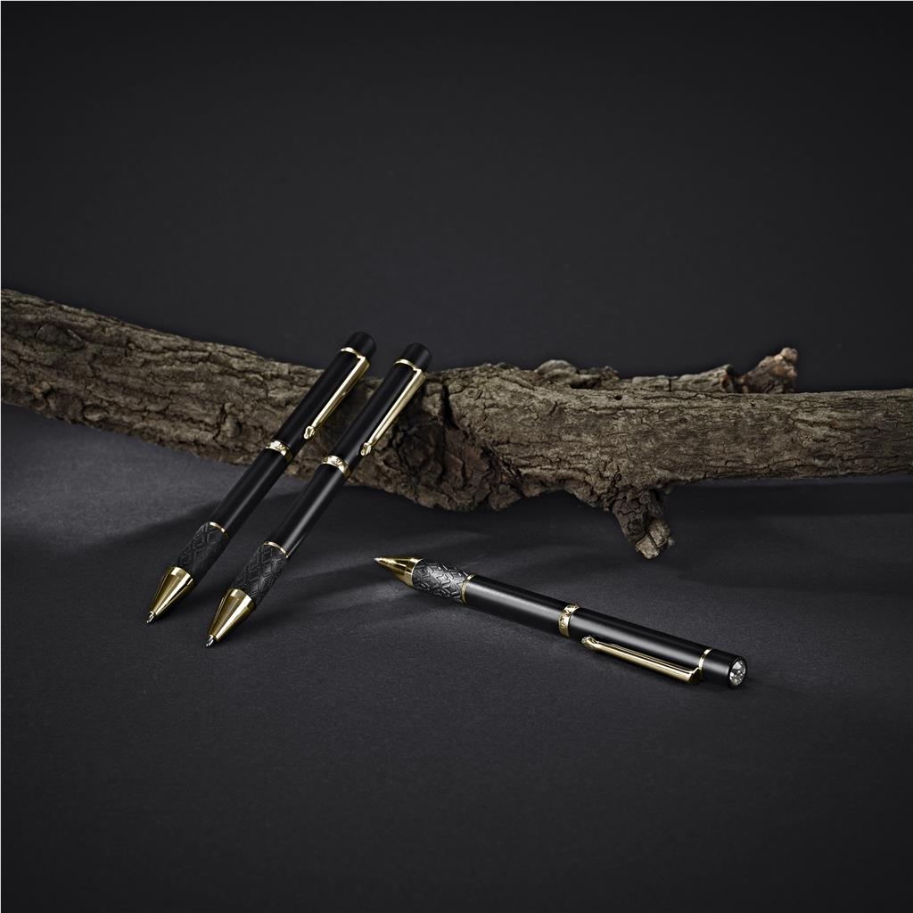GF-AV-923-B_LIFESTYLE-NO-LOGO_1024X1024
