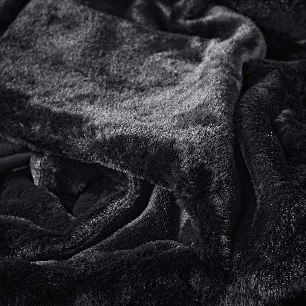 GP-AV-1-B_LIFESTYLE-NO-LOGO_1024X1024