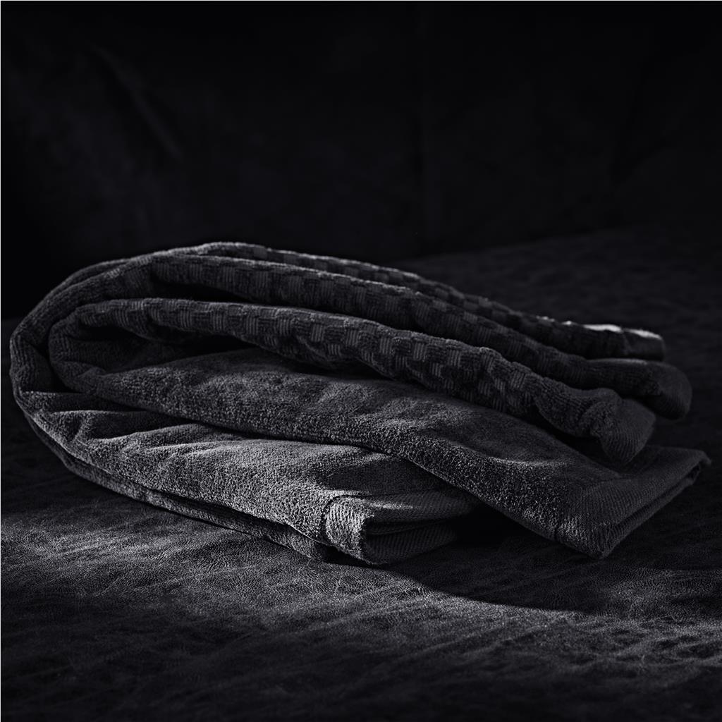 GP-AV-19-B_LIFESTYLE-NO-LOGO_1024X1024