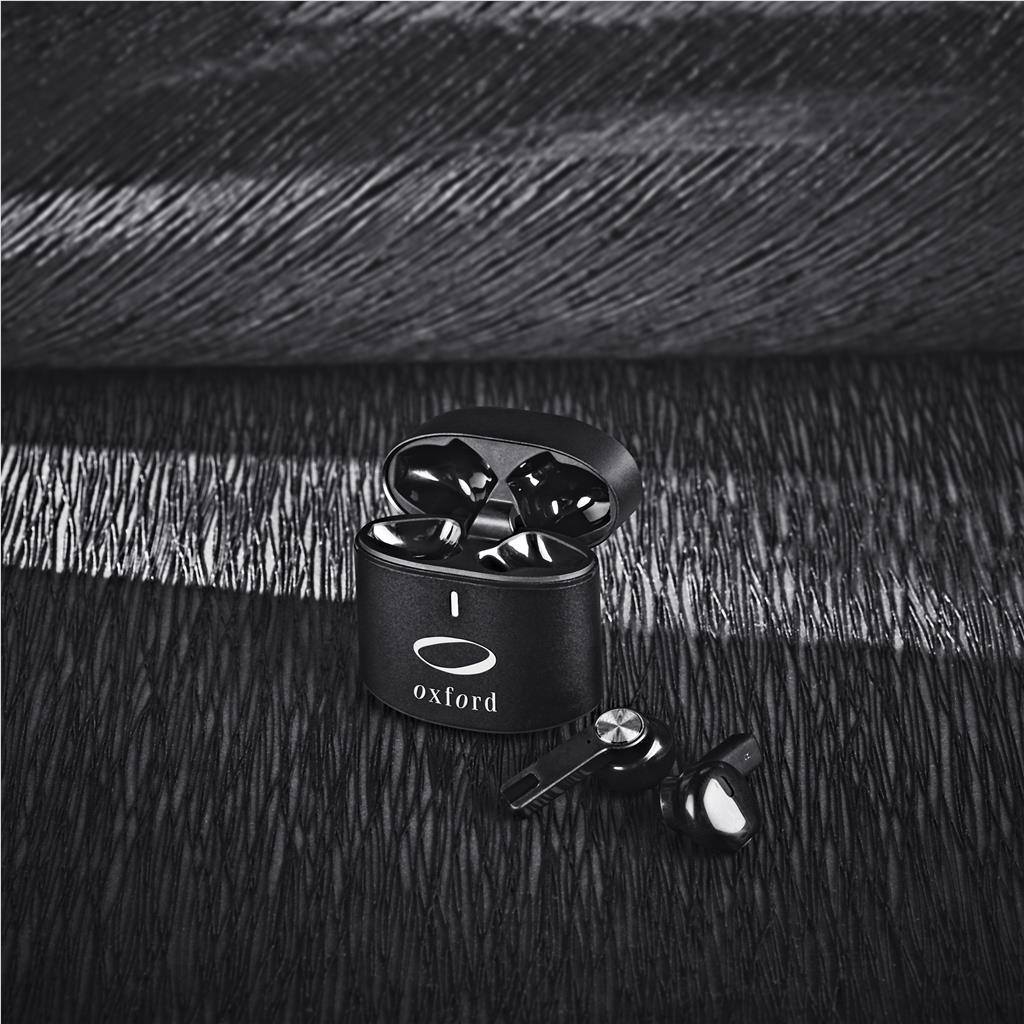 MT-AV-447-B_LIFESTYLE_1024X1024