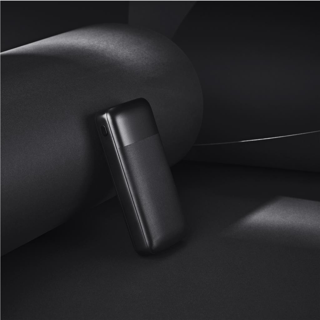 MT-AV-471-B_LIFESTYLE-NO-LOGO_1024X1024