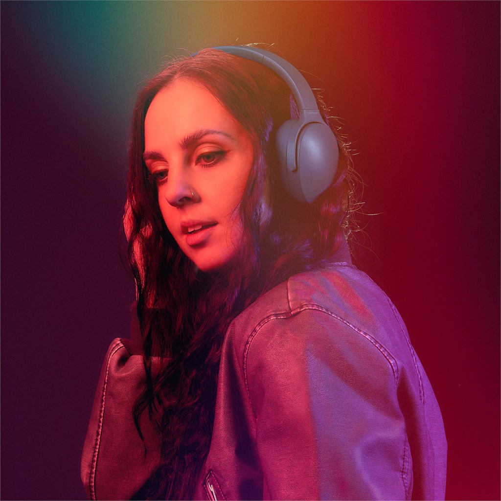 MT-SC-461-B-GY-LIFESTYLE-03-NO-LOGO_1024X1024