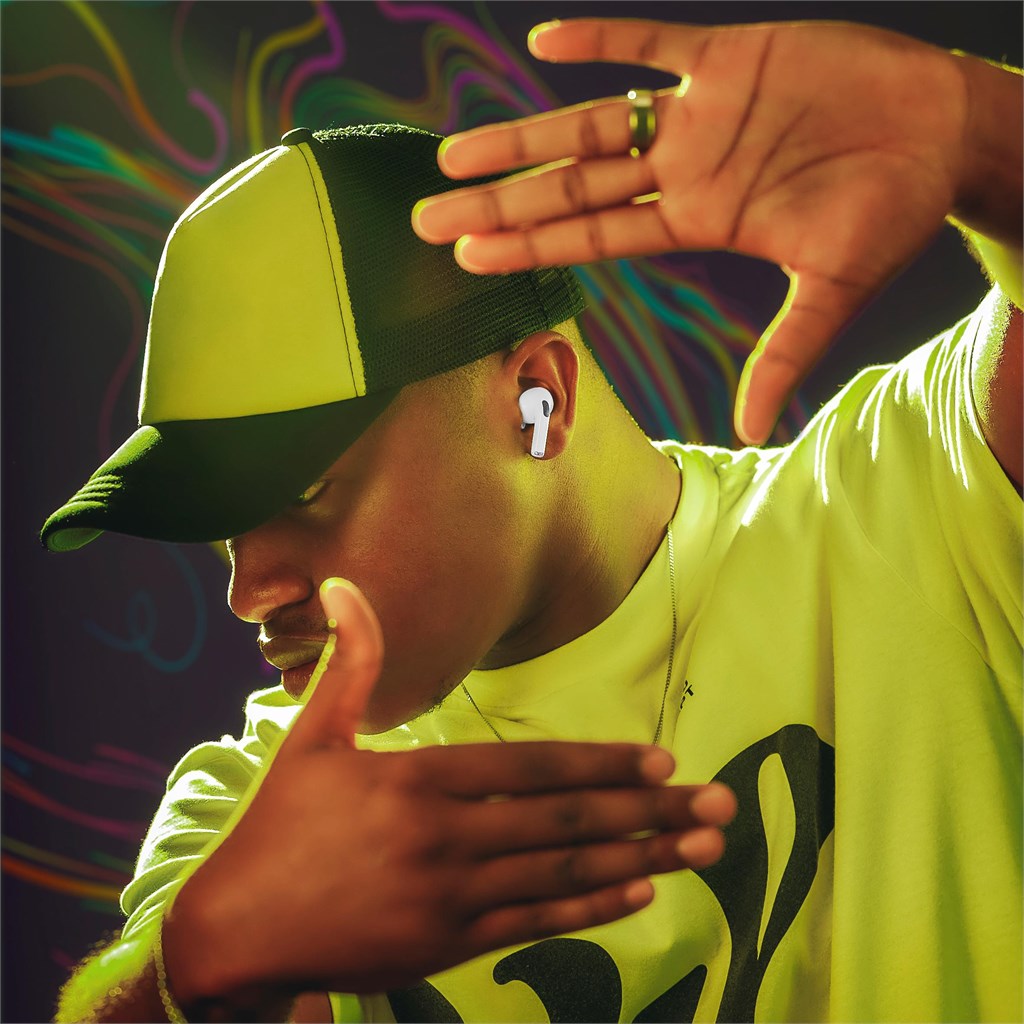 MT-SC-470-B-LIFESTYLE_1024X1024