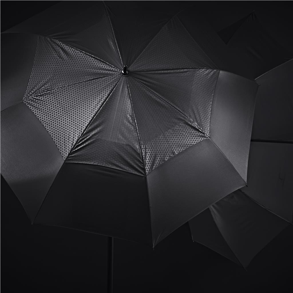 UM-AV-24-B_LIFESTYLE-NO-LOGO_1024X1024