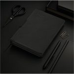DS-AV-39-B_LIFESTYLE-NO-LOGO_1024X1024