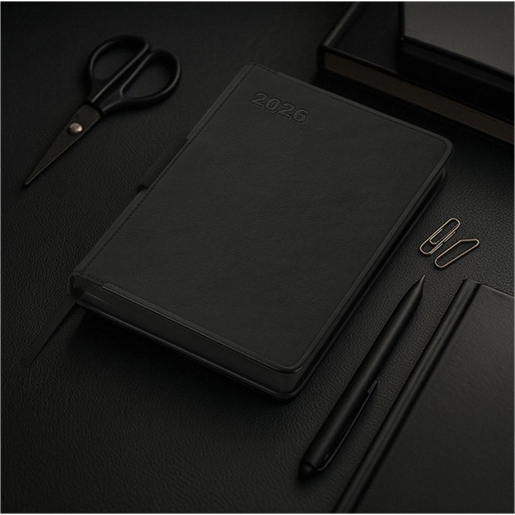 DS-AV-39-B_LIFESTYLE-NO-LOGO_1024X1024