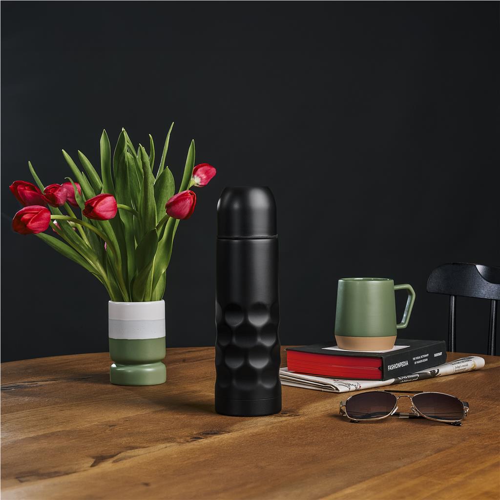 DW-7004-BL_LIFESTYLE-NO-LOGO_1024X1024